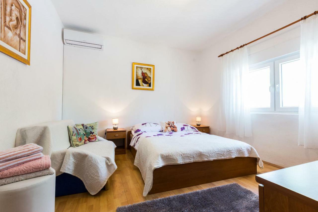 Holiday Home Flora Zadar Exterior foto